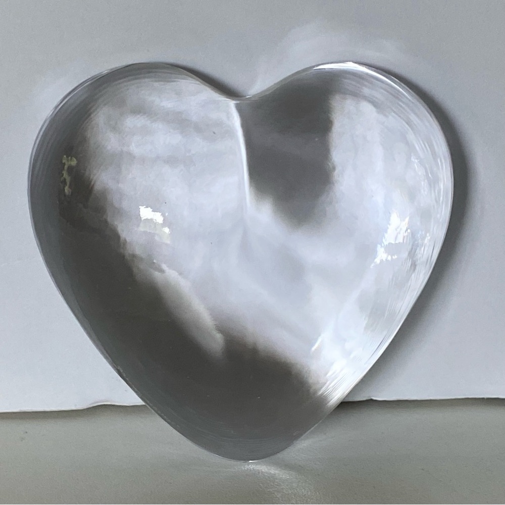 SIMON PEARCE Heart 2.5" Textured signed Glass Paperweight Love Valentines EUC